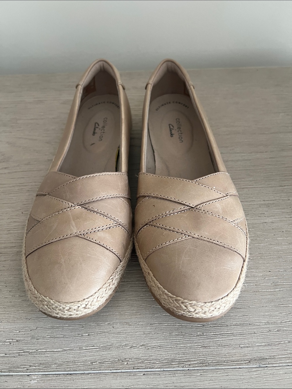 Clarks women’s Danelly shine slip on espadrille flat tan beige size 8 leather